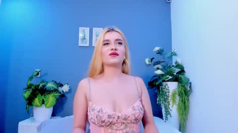 Salome Larzon online show from April 27, 11:03 pm
