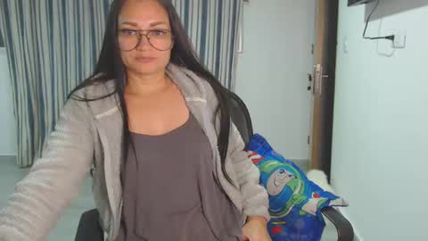 Snapshot of salomesaints chatting on February 1, 6:00 am salome online show from February 1, 6:00 am