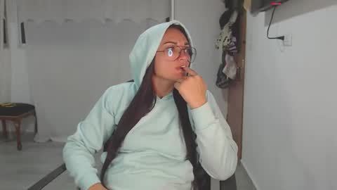 Snapshot of salomesaints chatting on December 20, 1:34 am salome online show from December 20, 1:34 am