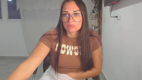 Snapshot of salomesaints chatting on February 20, 11:27 pm salome online show from February 20, 11:27 pm