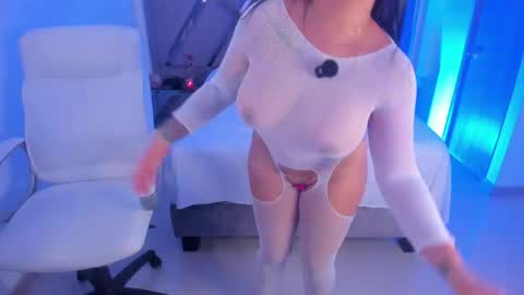 Salomme Cruz online show from April 27, 10:41 pm