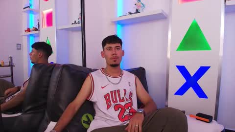 Salomon online show from March 18, 9:40 pm