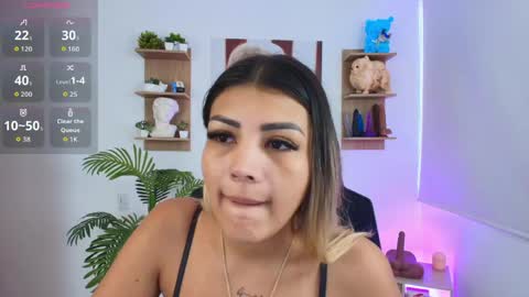 Snapshot of saloomee__ chatting on June 2, 11:12 am SALOME online show from June 2, 11:12 am