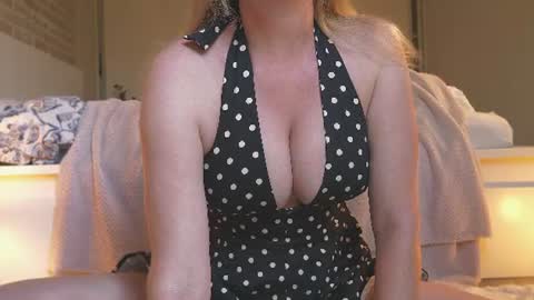 IsaBella-  online show from June 19, 2:10 pm