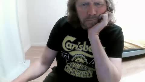 Snapshot of saltimbanquier chatting on September 9, 3:11 pm Saltimbanquier  Salt  ou  Banquier  online show from September 9, 3:11 pm