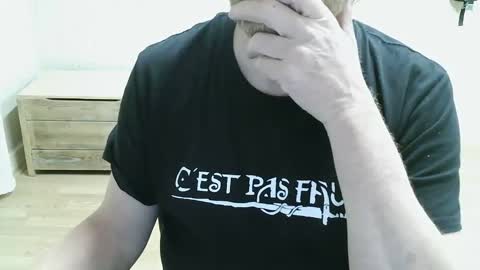 Saltimbanquier  Salt  ou  Banquier  online show from April 22, 9:05 pm