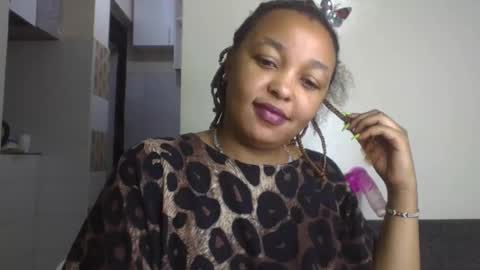 salty_surprise_ online show from December 3, 1:08 am