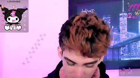 Snapshot of salvatore_boom chatting on June 7, 12:37 am salvatore_boom online show from June 7, 12:37 am