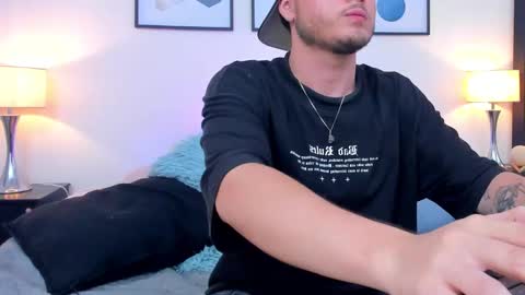 Snapshot of salvatore_muller chatting on November 3, 4:36 am Salvatore online show from November 3, 4:36 am