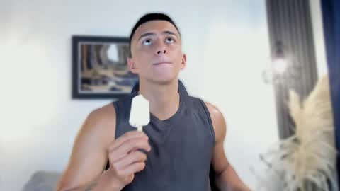 Snapshot of salvatore_romanoo chatting on February 22, 3:23 am Salvatore online show from February 22, 3:23 am