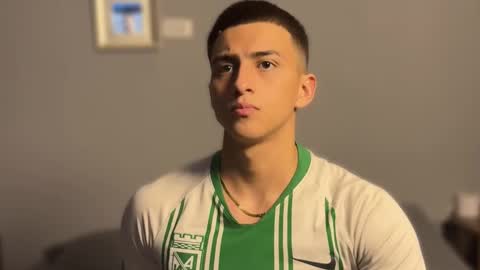 Snapshot of salvatore_romanoo chatting on November 10, 5:06 am Salvatore online show from November 10, 5:06 am