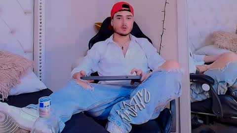  Salvatore online show from February 10, 9:30 pm