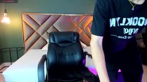 Snapshot of salvattore_muller chatting on July 16, 9:32 pm Salvatore online show from July 16, 9:32 pm