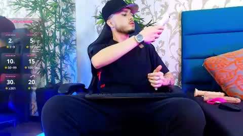 Snapshot of salvattore_muller chatting on July 31, 12:10 am Salvatore online show from July 31, 12:10 am