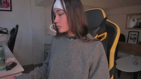 Snapshot of sam01___ chatting on November 12, 8:41 pm Stefana or Samchispas online show from November 12, 8:41 pm