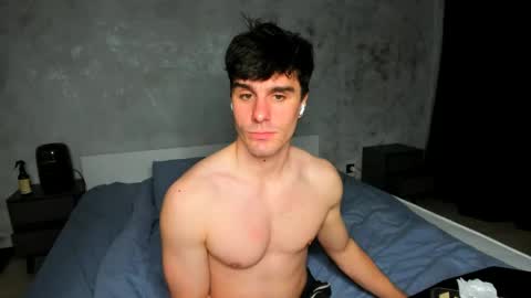 Snapshot of sam_huston18 chatting on May 20, 9:43 pm BACK IN 2 WEEKS online show from May 20, 9:43 pm