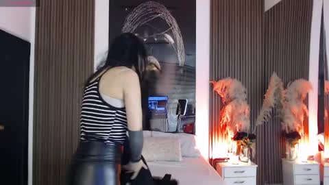 SAM MANSON online show from April 28, 12:21 pm