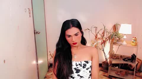 Snapshot of sam_mitinair chatting on December 2, 1:35 pm sam online show from December 2, 1:35 pm