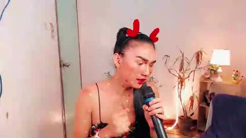 Snapshot of sam_mitinair chatting on December 9, 11:24 pm sam online show from December 9, 11:24 pm