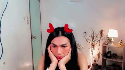 Snapshot of sam_mitinair chatting on December 11, 12:12 am sam online show from December 11, 12:12 am