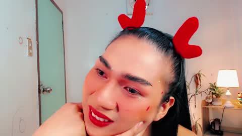 Snapshot of sam_mitinair chatting on December 11, 9:09 am sam online show from December 11, 9:09 am