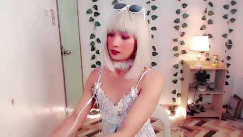 Snapshot of sam_mitinair chatting on March 4, 9:18 am sam online show from March 4, 9:18 am