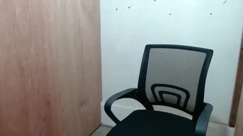 Snapshot of sam_sarah19 chatting on November 12, 10:37 am sam_sarah19 online show from November 12, 10:37 am