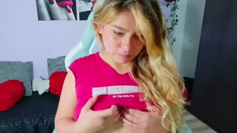 Snapshot of sam_sexual_enjoyment chatting on July 20, 10:39 am sam_sexual_enjoyment online show from July 20, 10:39 am