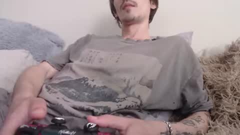 Snapshot of sam_skywalker chatting on June 18, 10:41 am sam_skywalker online show from June 18, 10:41 am