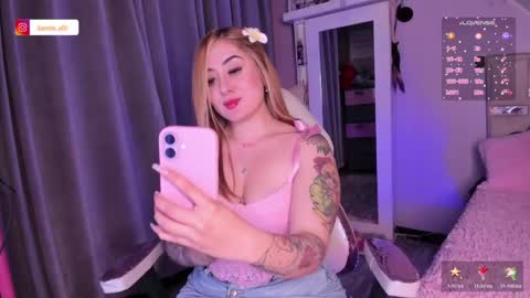 Snapshot of sam_thompsoon_ chatting on June 1, 3:19 am Sam online show from June 1, 3:19 am
