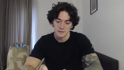 Snapshot of sam_winchest chatting on January 18, 3:16 pm Sam online show from January 18, 3:16 pm