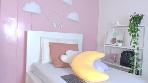   online show from November 9, 12:25 pm