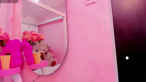 Snapshot of samanta__milk chatting on October 19, 5:13 pm samanta__milk online show from October 19, 5:13 pm