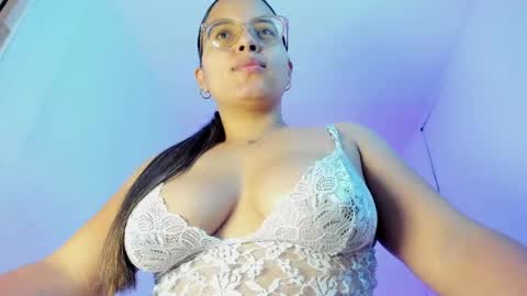 Snapshot of samanta__sweetx chatting on May 14, 4:25 pm Samanta Sweet online show from May 14, 4:25 pm