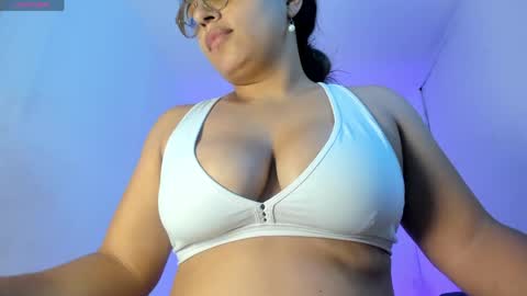 Snapshot of samanta__sweetx chatting on May 27, 5:21 pm Samanta Sweet online show from May 27, 5:21 pm