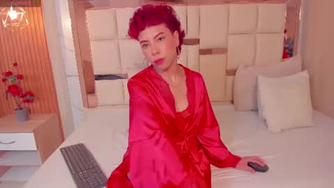 Snapshot of samanta_quinn chatting on June 10, 4:45 am samantha online show from June 10, 4:45 am