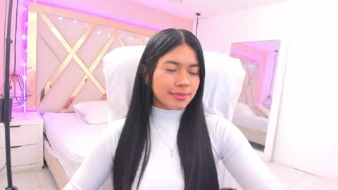 Snapshot of samantaa_shy chatting on May 7, 2:06 am sam online show from May 7, 2:06 am