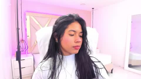 Snapshot of samantaa_shy chatting on May 17, 3:59 am sam online show from May 17, 3:59 am