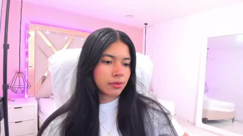Snapshot of samantaa_shy chatting on May 21, 3:24 am sam online show from May 21, 3:24 am