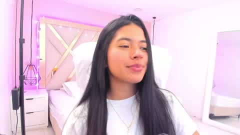Snapshot of samantaa_shy chatting on May 23, 3:34 am sam online show from May 23, 3:34 am