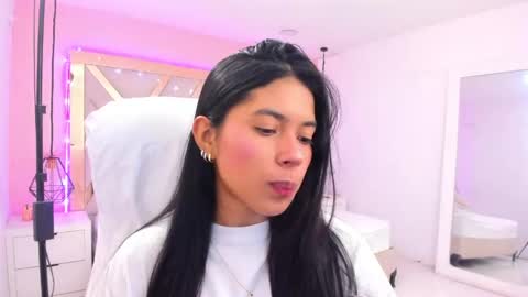 Snapshot of samantaa_shy chatting on May 26, 3:13 am sam online show from May 26, 3:13 am