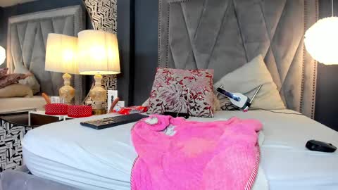 Snapshot of samantamaturehot chatting on February 26, 2:15 am Samanta... online show from February 26, 2:15 am