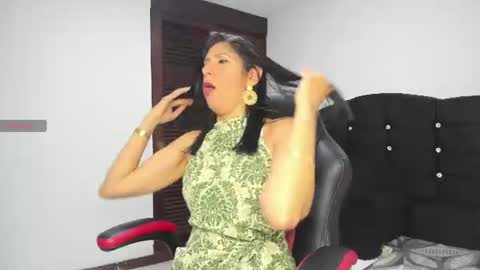 Snapshot of samantha1_rosse01 chatting on July 15, 10:37 pm samantha1_rosse01 online show from July 15, 10:37 pm