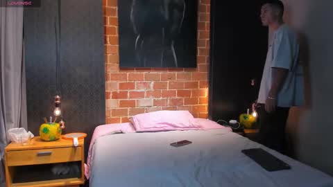 samantha_and_bastian online show from March 5, 8:32 am