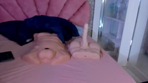 Snapshot of samantha_cp_ chatting on January 9, 1:13 pm Sammy online show from January 9, 1:13 pm