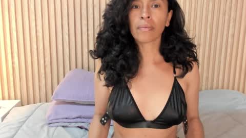 samantha_duart3 online show from April 23, 11:42 am