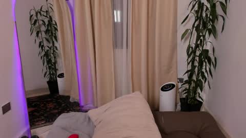 Samantha Ferrec online show from May 1, 10:36 pm