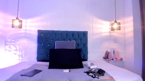 samantha_foxyy online show from July 15, 10:53 am