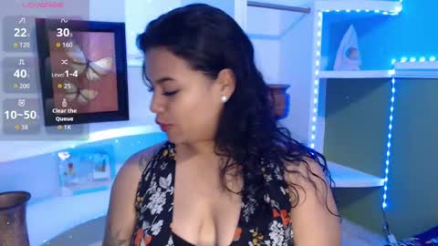 Snapshot of samantha_smiithh chatting on October 13, 9:48 pm samantha_smiithh online show from October 13, 9:48 pm