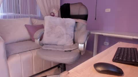 Snapshot of samantha_thompsoon chatting on June 8, 9:48 pm samantha_thompsoon online show from June 8, 9:48 pm